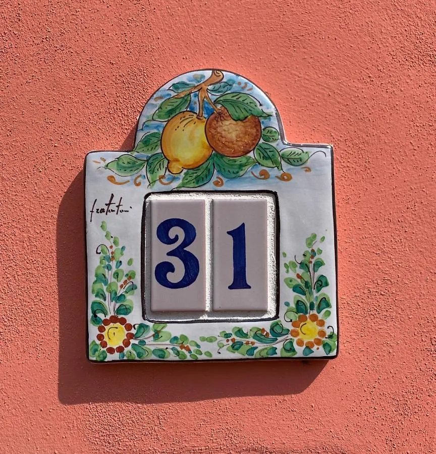 Konukevi Villa Pomelia, Villa Nel Corso Di Santa Marina Salina A 50 Mt Dal Mare